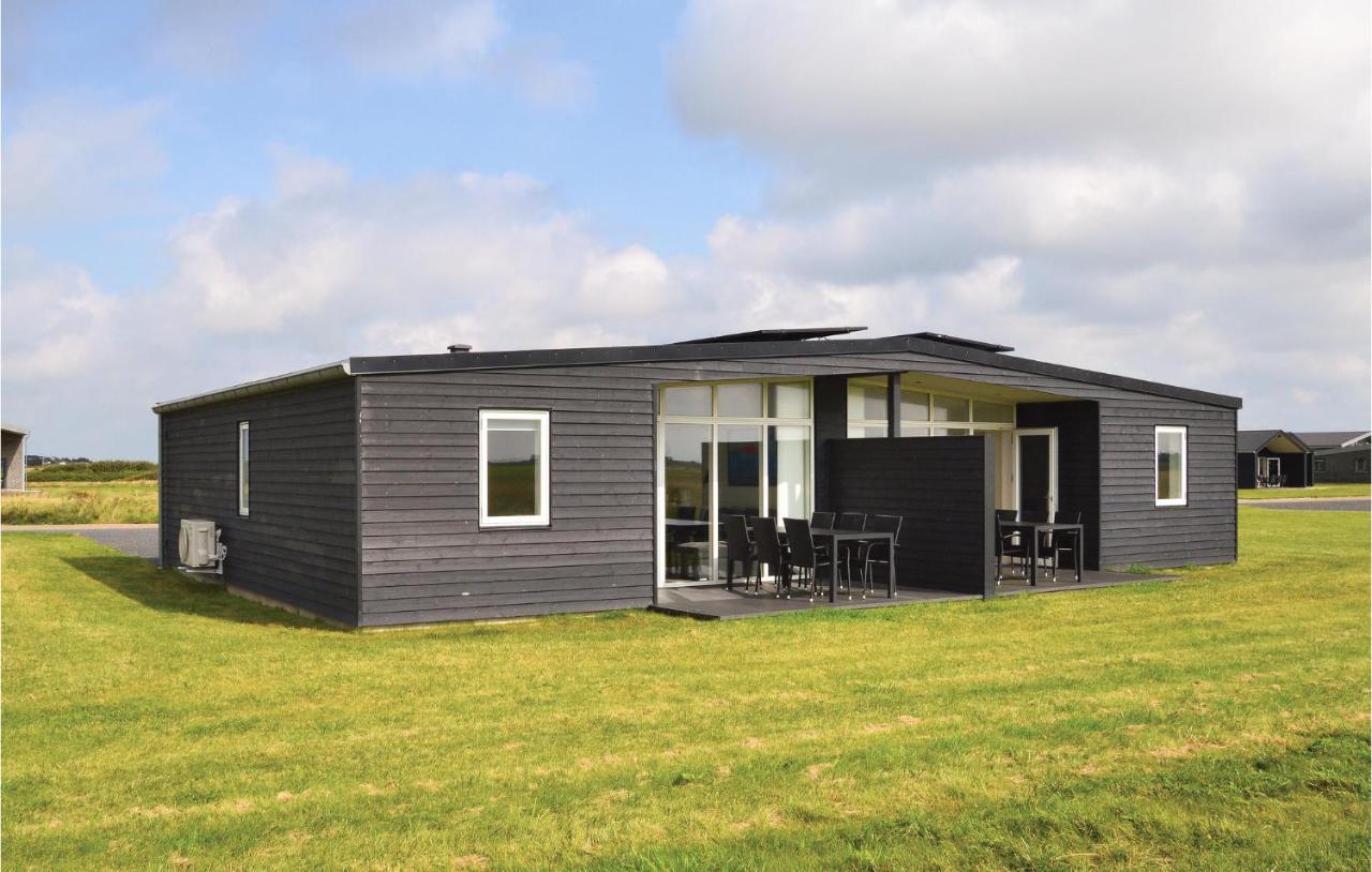 Two Bedroom Holiday Home Ringkøbing 07 — 4-Star Luxury Hotel in Ringkobing, Denmark