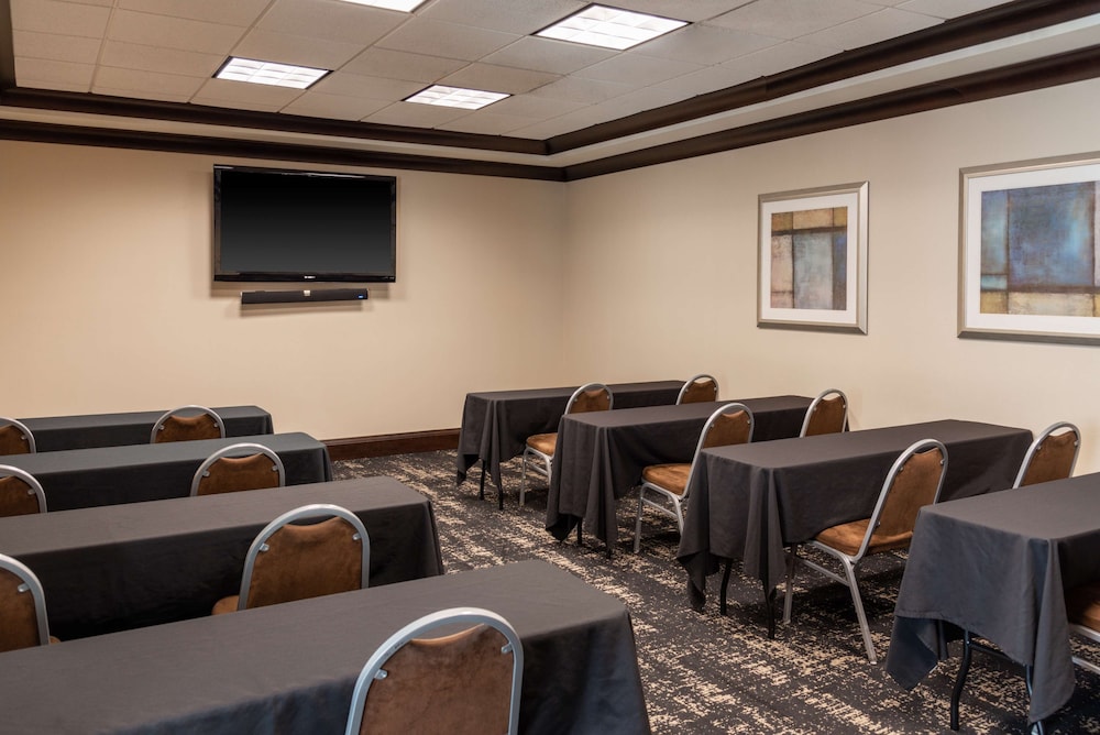 Hilton Garden Inn North Little Rock - photo 55