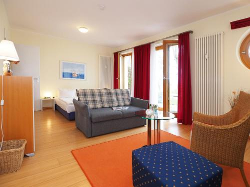 Kaiservillen Heringsdorf 1 Raum Ferienwohnung mit Terrasse DG23 — 4-Star Luxury Hotel in Heringsdorf, Germany