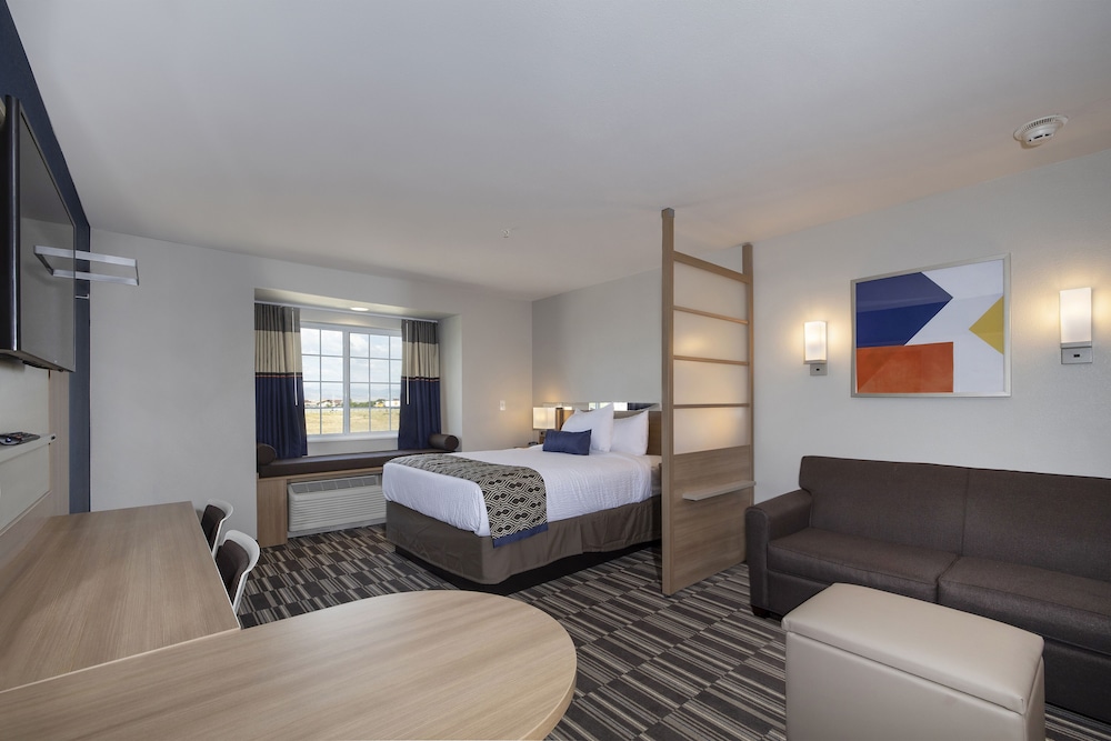 Microtel Inn & Suites by Wyndham Loveland - photo 6