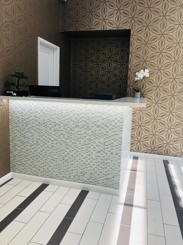Bay Hotel - photo 2