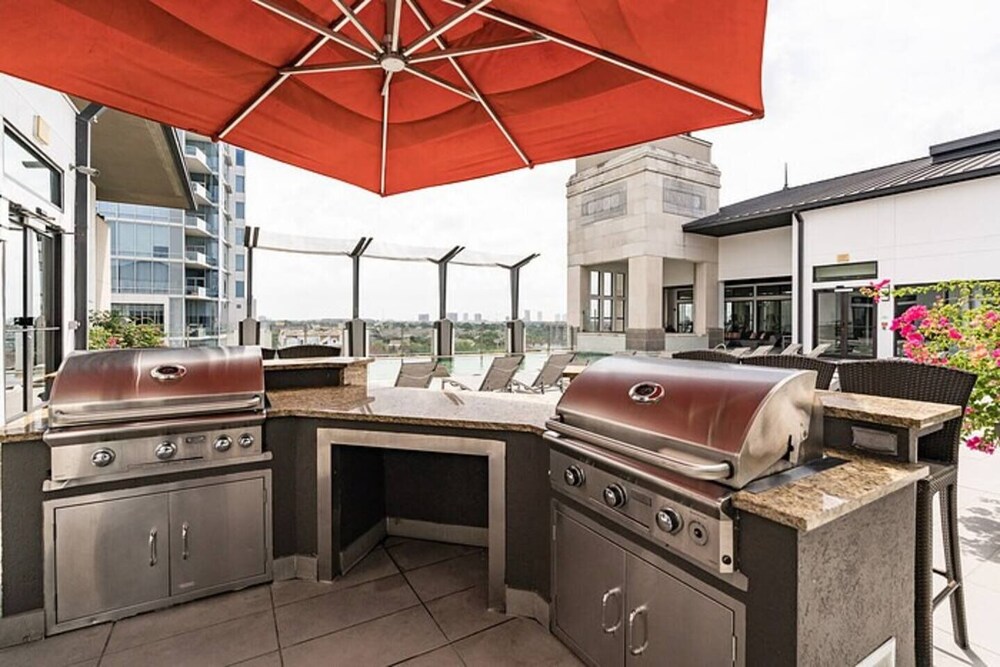 The Luxury Suites of Houston - photo 30