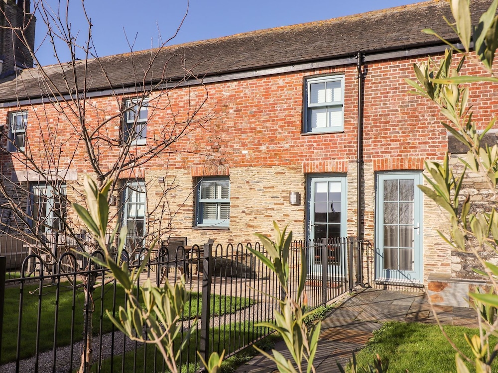 The Old Smokehouse — 4-Star Luxury Hotel in St Austell, United Kingdom