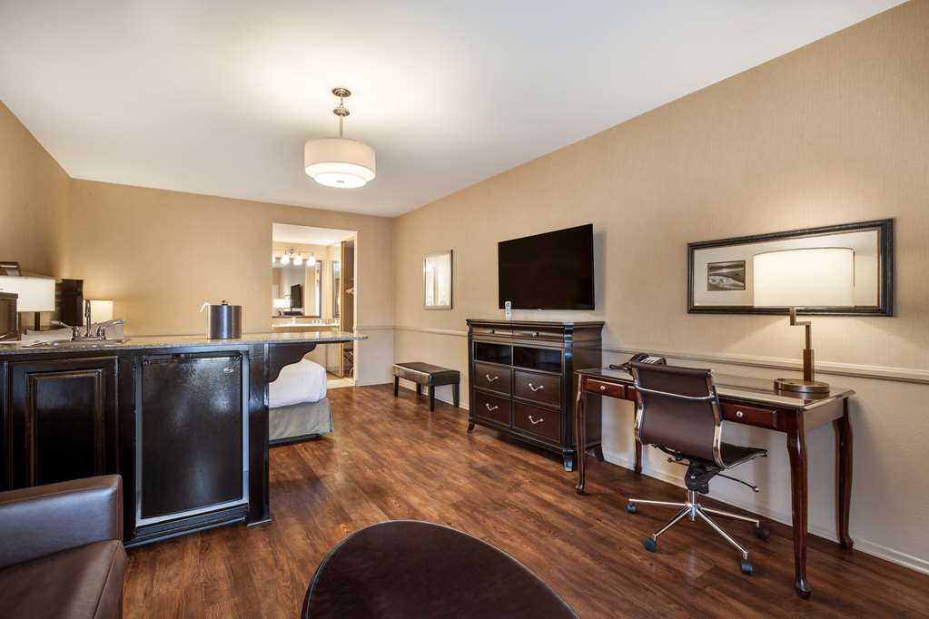 Best Western Corona Hotel and Suites - photo 23