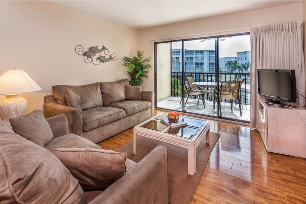 Fort Myers Beach Area 7327 203 — 4-Star Luxury Hotel in Fort Myers Beach, United States