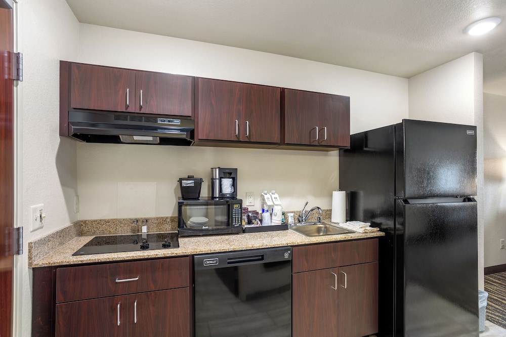 Cobblestone Hotel & Suites De Pere Green Bay - photo 35