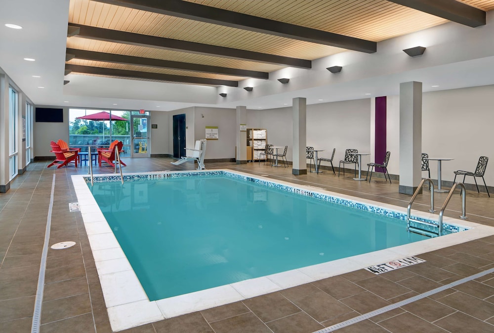 Home2 Suites Asheville Airport - photo 33