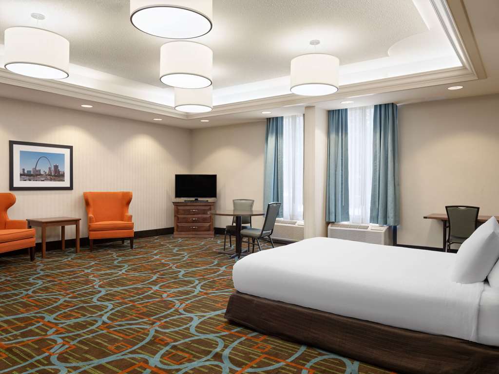 Wingate by Wyndham St. Louis Airport - photo 23
