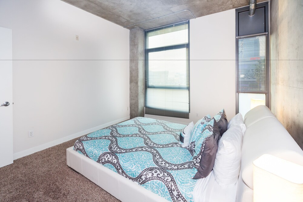 Corporate Suites Downtown In The Heart of LA - photo 10