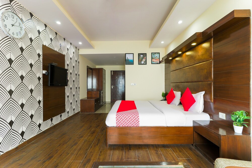 Fabhotel Palazzo in Dehra Dun, India