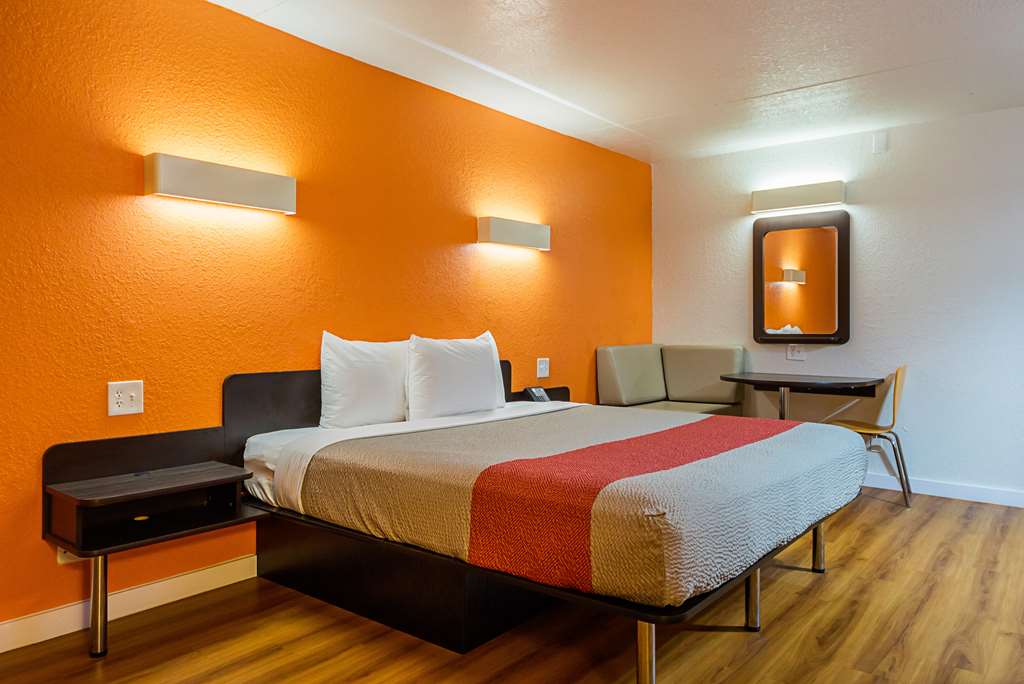 Motel 6 Garland TX Northeast Dallas - photo 14