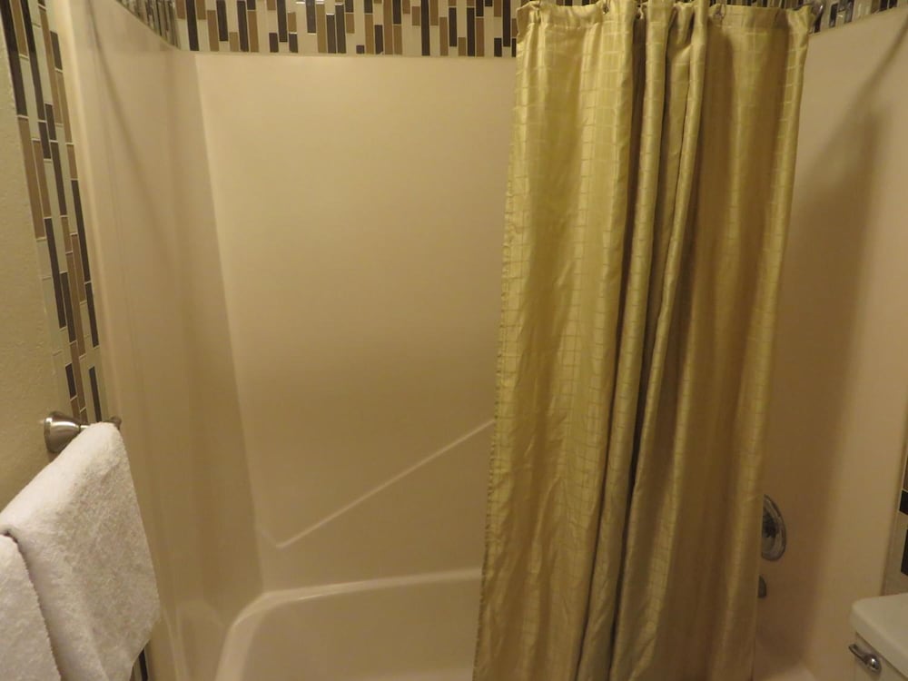 Riverside Suites - photo 46