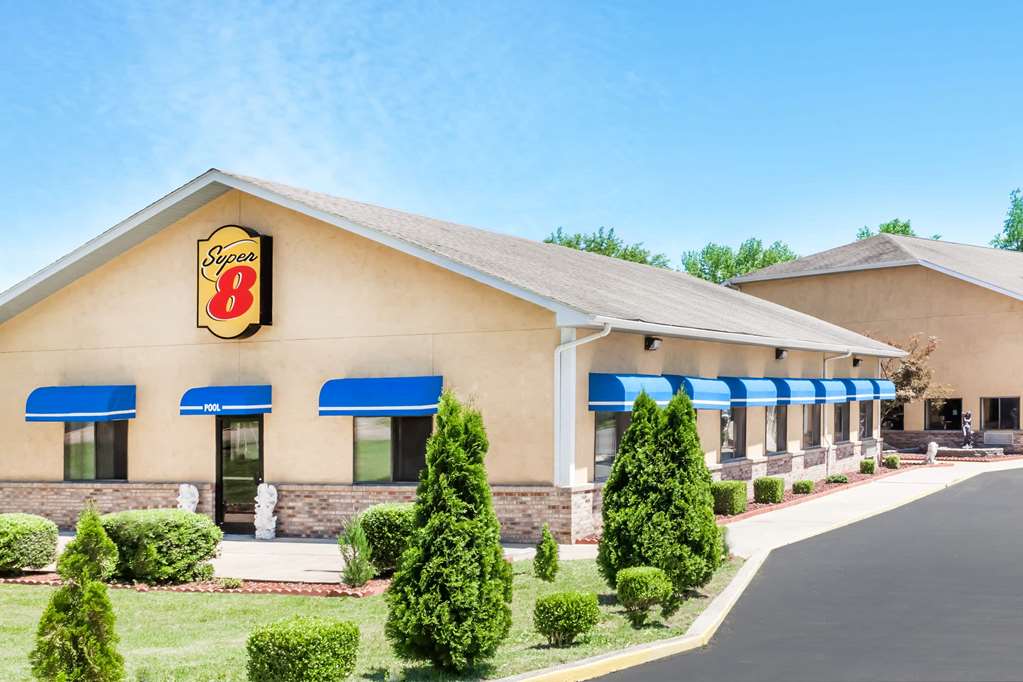 Super 8 by Wyndham Paris - featured photo