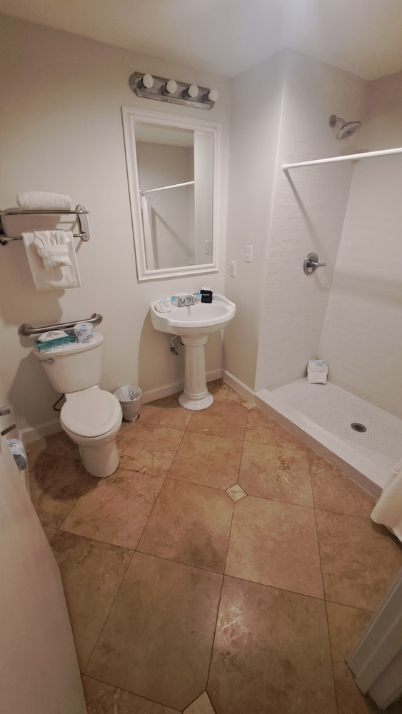 Saint Simons Inn by the Lighthouse - photo 165