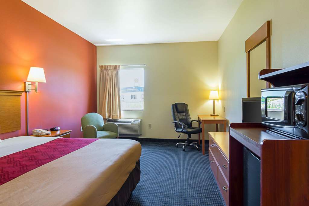 Econo Lodge Inn & Suites Pritchard Road North Little Rock - photo 12