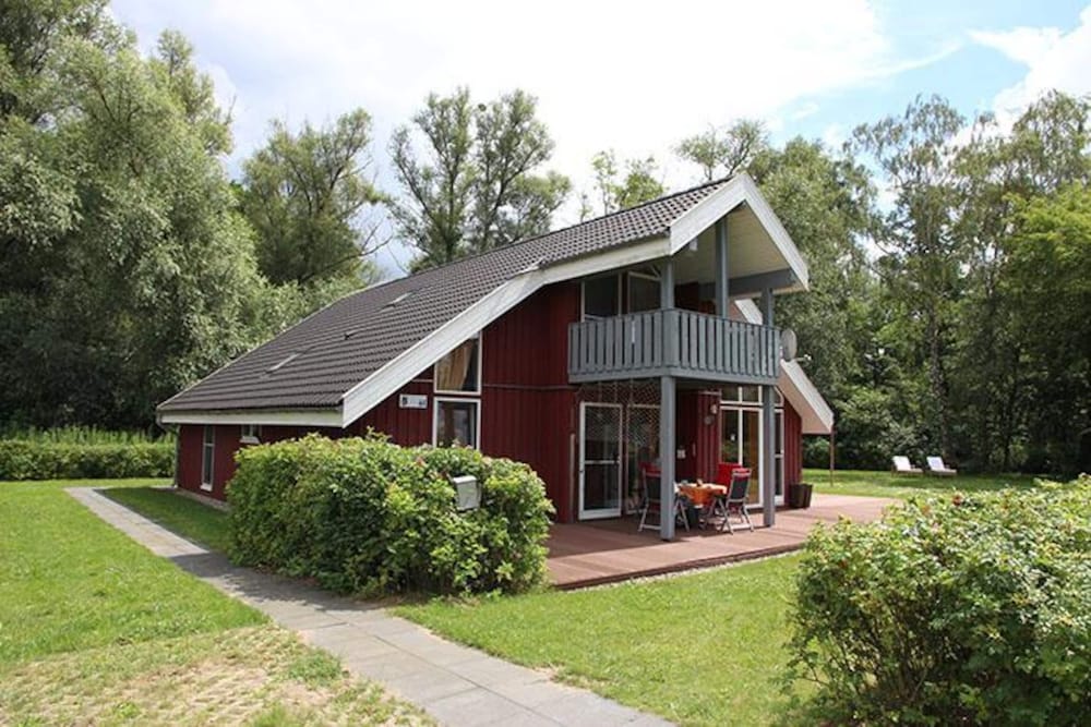 ideales Ferienhaus für Familien — 4-Star Luxury Hotel in Rechlin, Germany