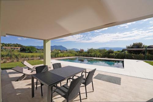 Gardaliva 4 — 4-Star Luxury Hotel in Manerba Del Garda, Italy