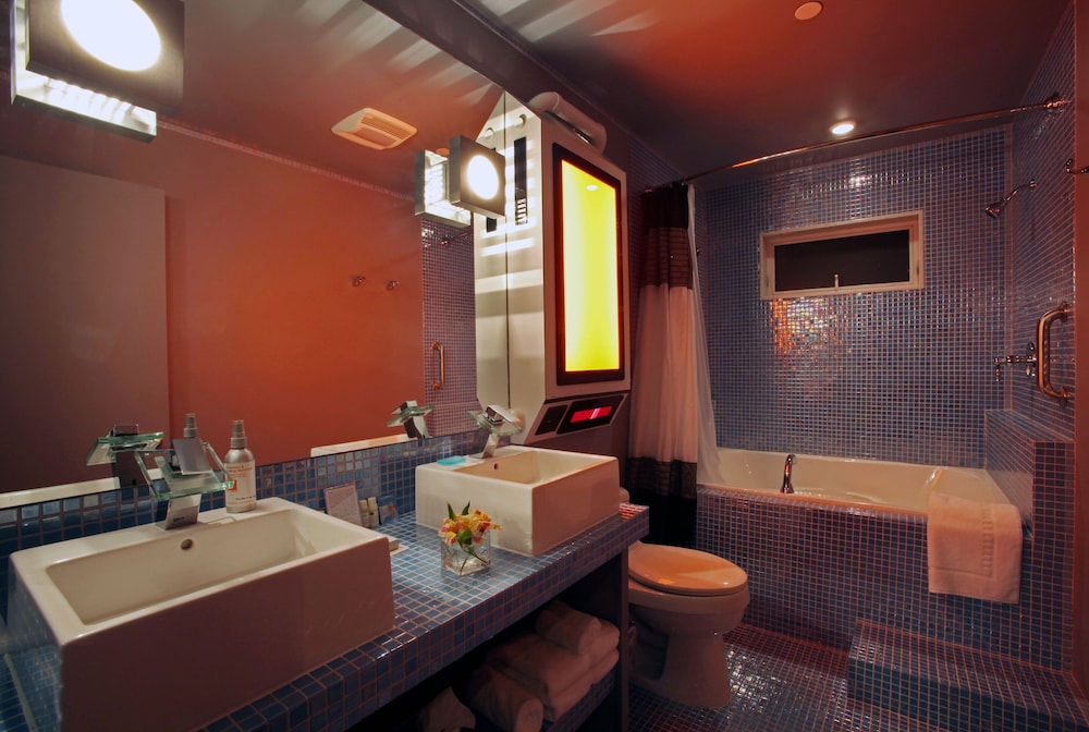 The Roxbury - photo 209