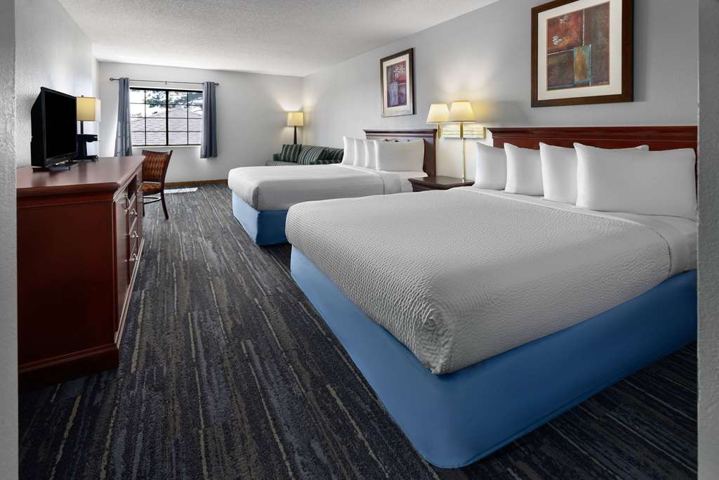 Days Inn by Wyndham Iron Mountain - photo 22