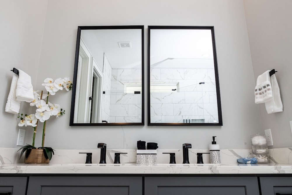 Houston Lux Townhome - photo 32