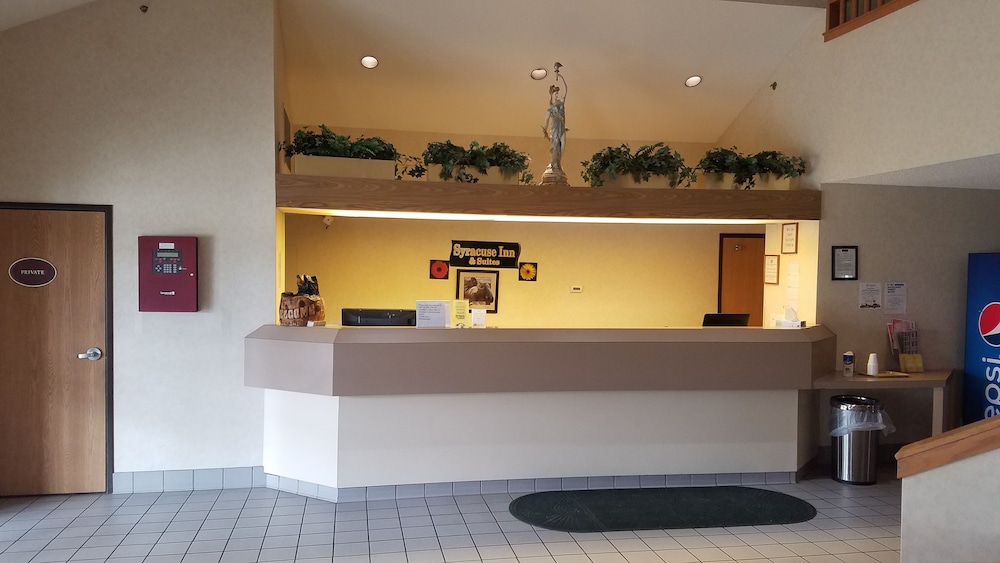 Syracuse Inn & Suites - photo 3