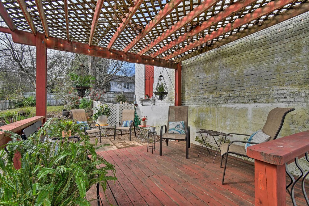 2 Mi To Oaklawn Casino Home with Peaceful Yard - photo 25