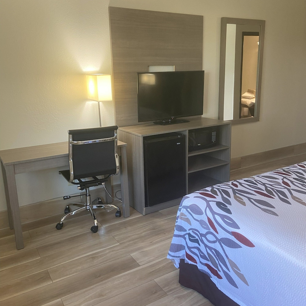 Super 8 by Wyndham Queensbury Glens Falls Lake George Area - photo 5