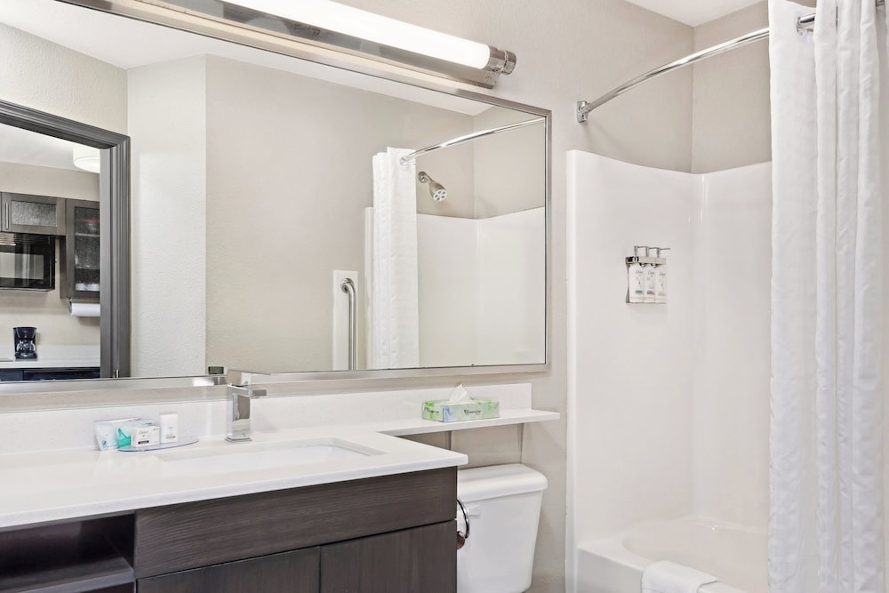 Candlewood Suites Appleton by IHG - photo 18