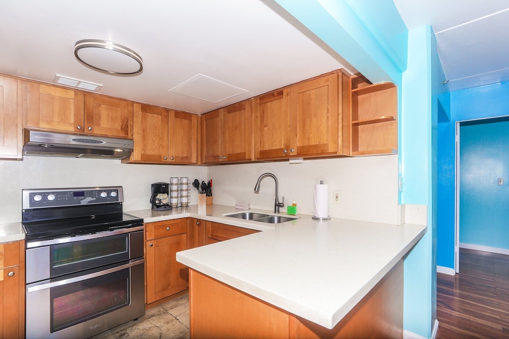 Ilikai Tower 1934 Condo with Fully Equipped Kitchen Great for longer stays by RedAwning - photo 13