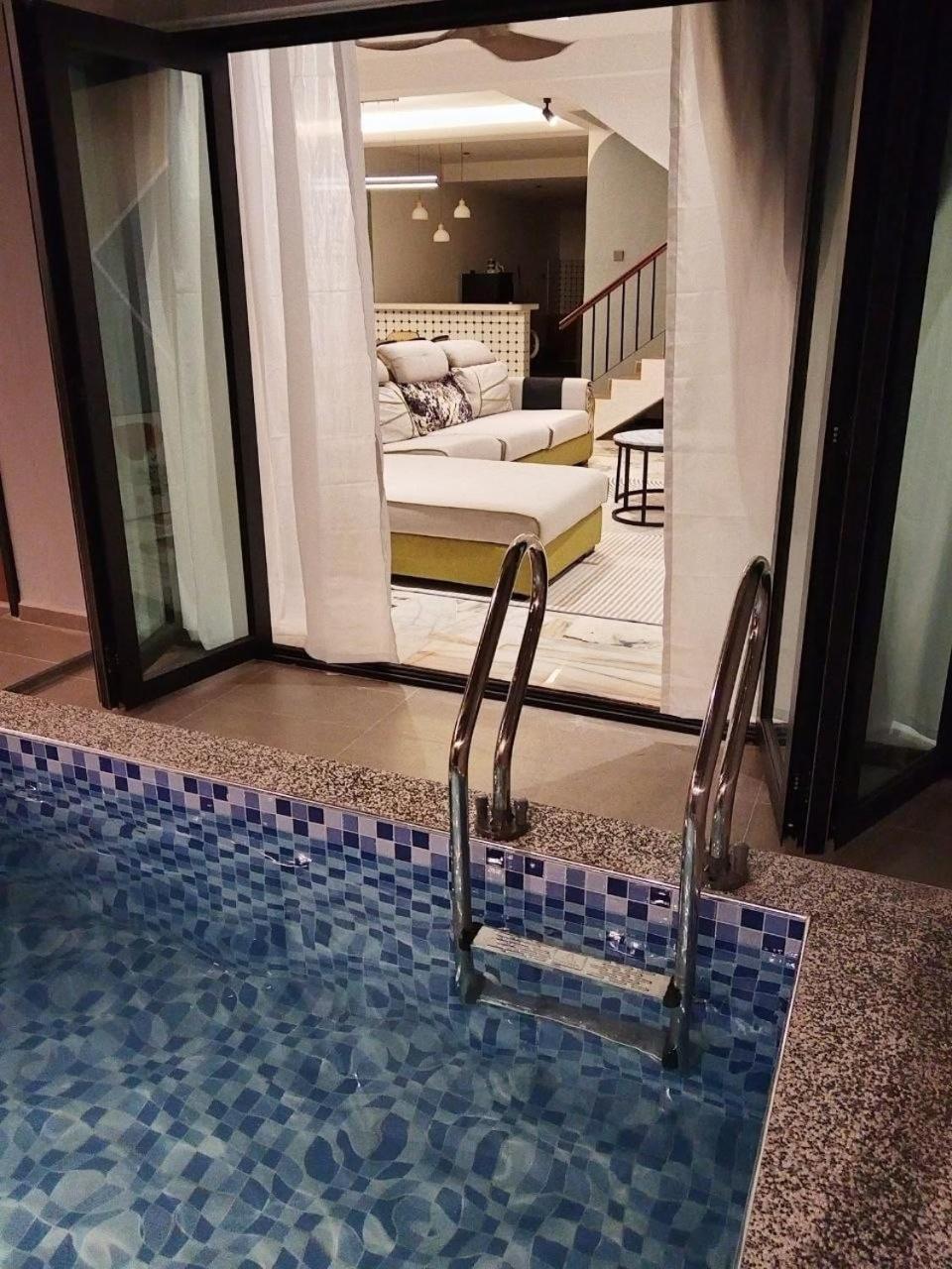 D Laman Santai 17Pax 5R4B Near TC Beach — 4-Star Luxury Hotel in Kuantan, Malaysia