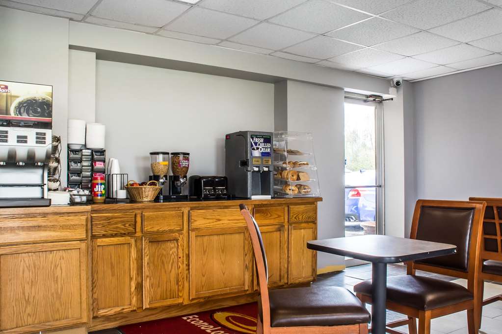 Econo Lodge Brockport - photo 26