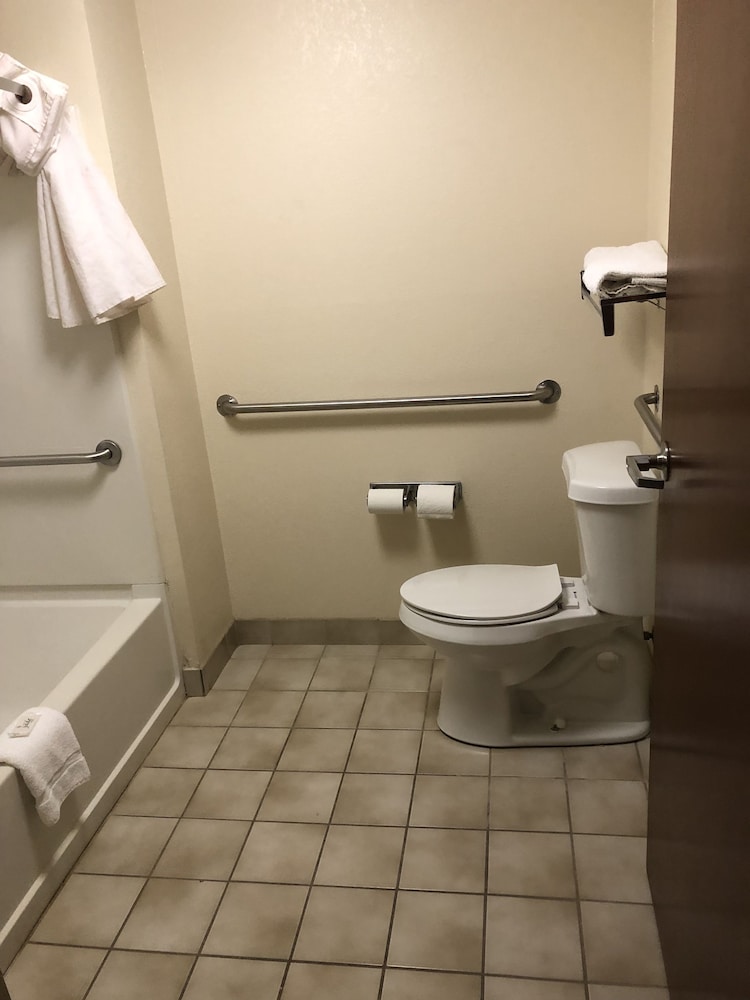 Key West Inn Lafayette - photo 9