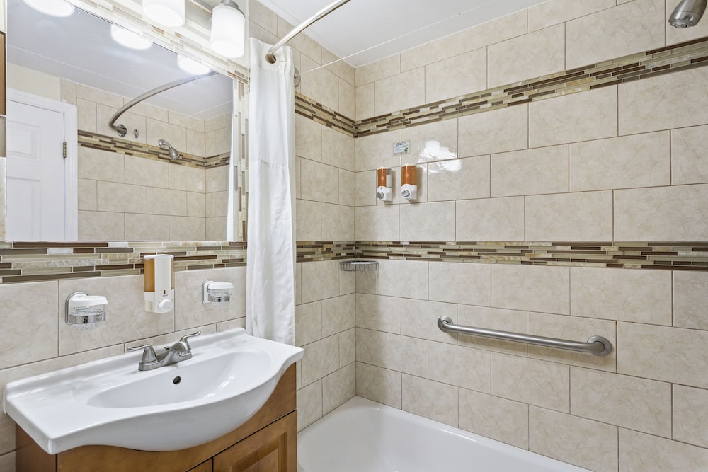 Bayview Plaza Waterfront Resort - photo 35