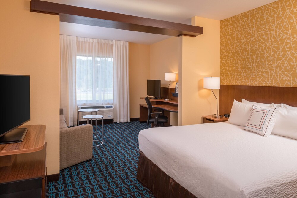 Fairfield Inn & Suites by Marriott Huntington - photo 12