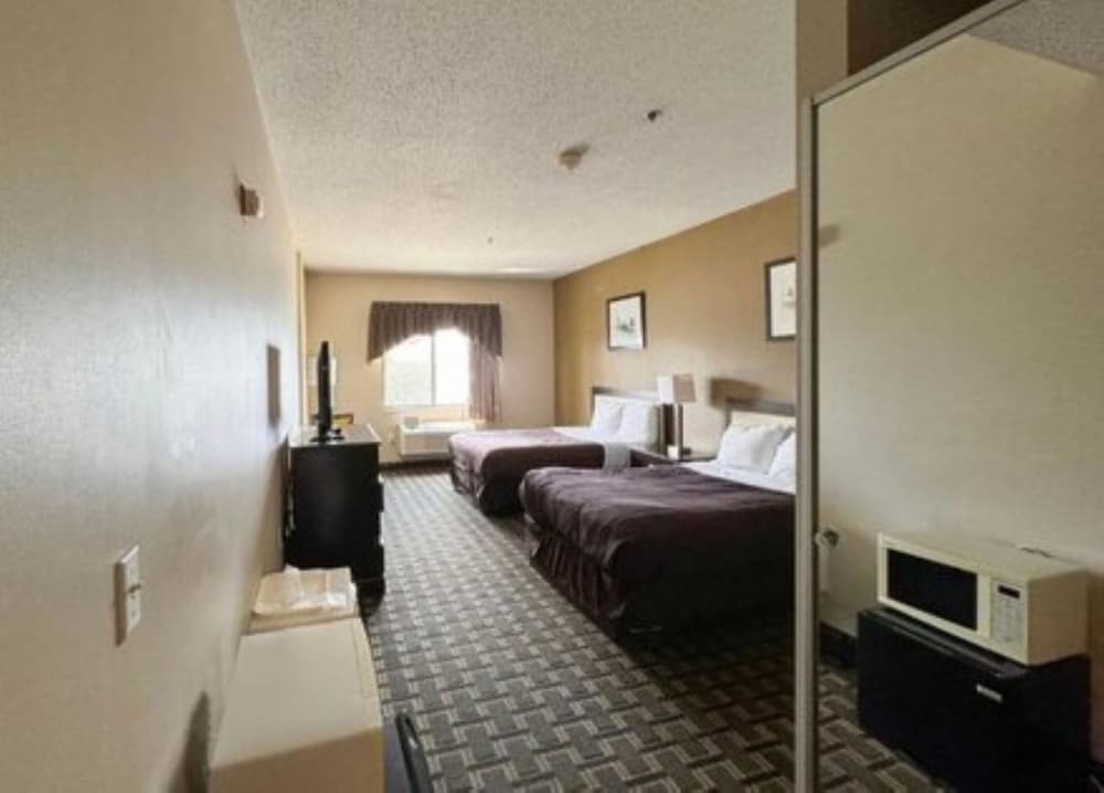 FairBridge Inn & Suites Batavia Darien Amusement Park - photo 14