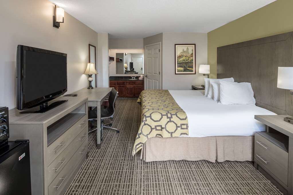 Baymont by Wyndham Cleveland - photo 9