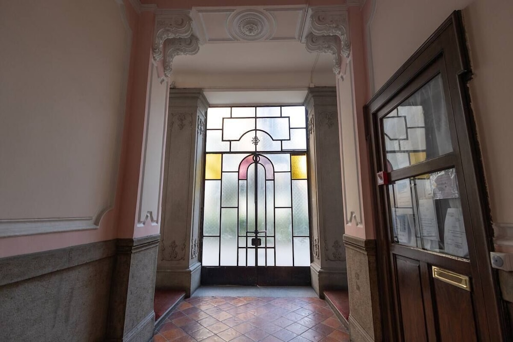 Modern 2br 2ba Metro Access 12min Duomo — Milan