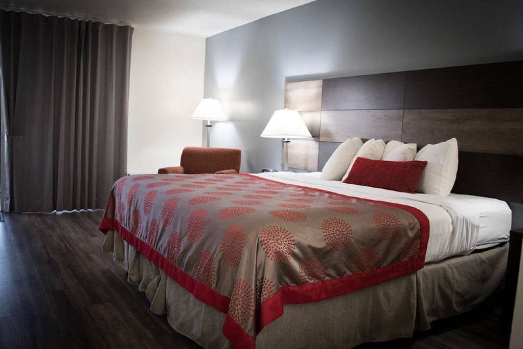 Ramada by Wyndham North Platte & Sandhills Convention Ctr - photo 8