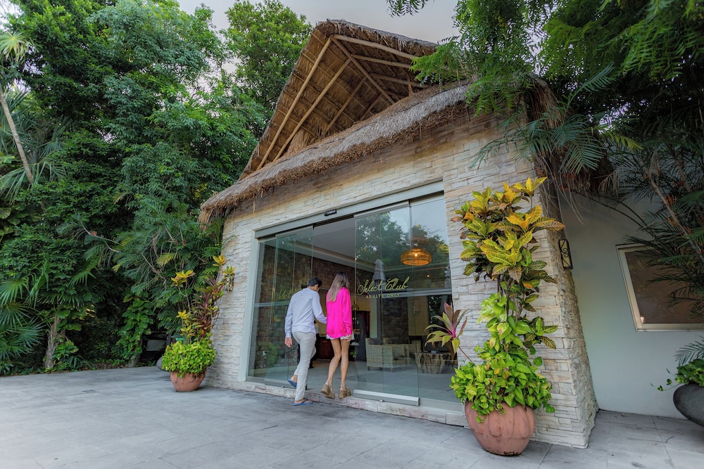 Select Club at Sandos Caracol All Inclusive Adults Only Area