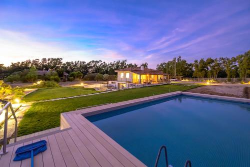 Sunset Villa — 4-Star Luxury Hotel in None, Italy
