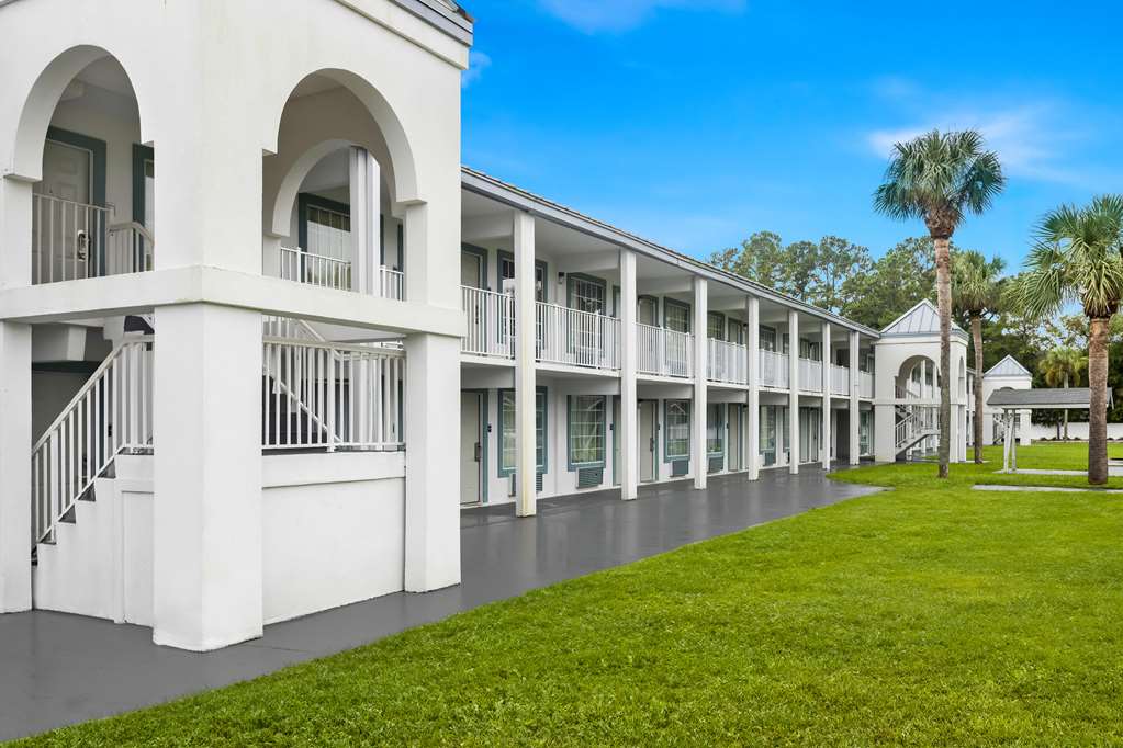 Suburban Studios Brunswick I 95 - photo 3