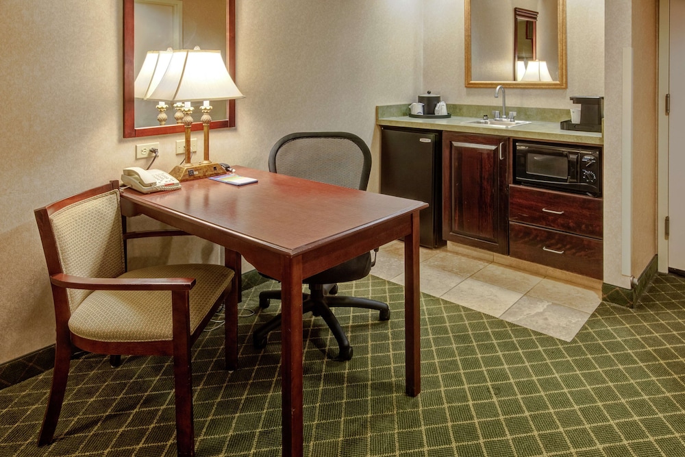 Hampton Inn Cambridge - photo 10