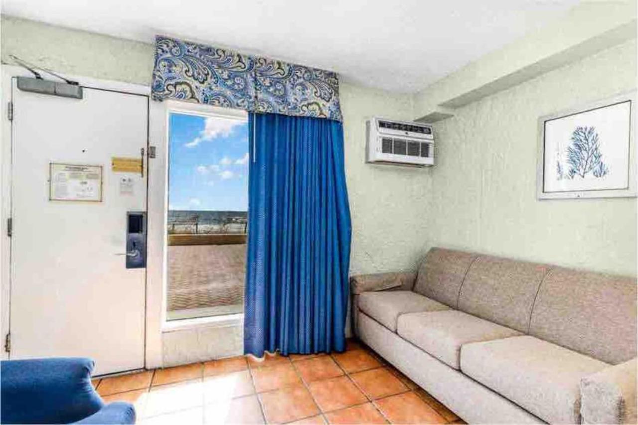 Oceanfront. Ground Floor. Easily Accessible. — 4-Star Luxury Hotel in Myrtle Beach, United States