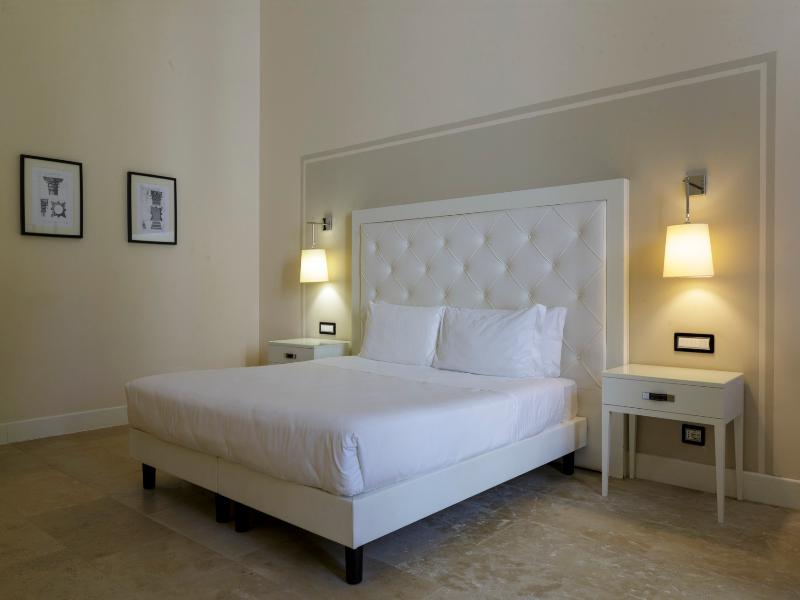 Hotiday Siracusa Floridia — 4-Star Luxury Hotel in Siracusa, Italy