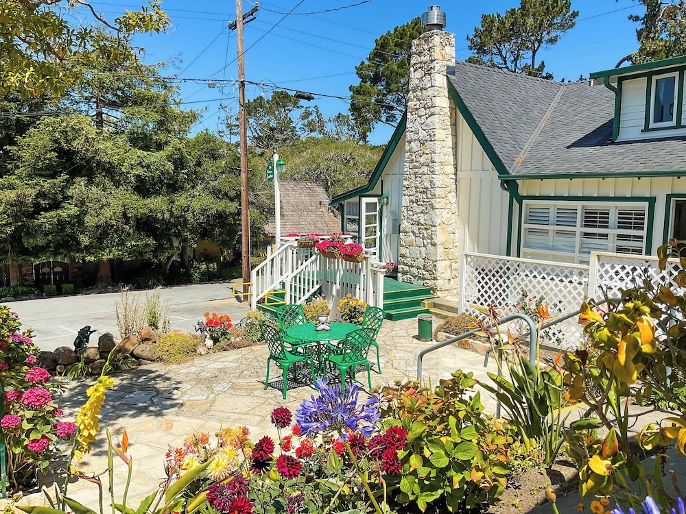 Carmel Green Lantern Inn - photo 111