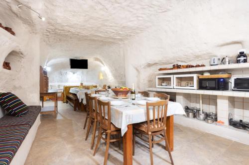 OkStay Las Teresitas Tenerife Casa cueva — 4-Star Luxury Hotel in Guimar, Spain
