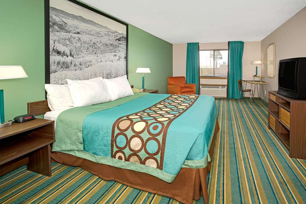 Super 8 by Wyndham Denver Stapleton - photo 7