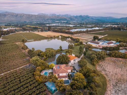 Dawn Mountains Farm — 4-Star Luxury Hotel in Cape Town, South Africa