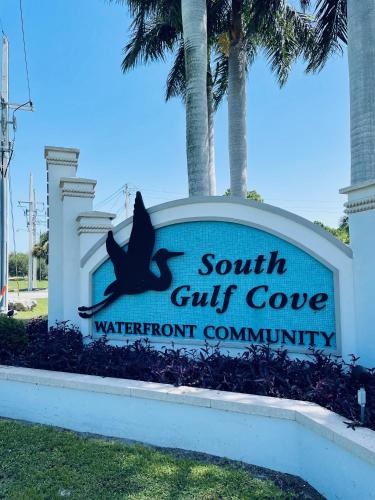 Fun in the Sun Brand New Home — 4-Star Luxury Hotel in Port Charlotte, United States