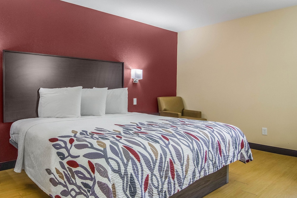 Red Roof Inn Perrysburg - photo 10